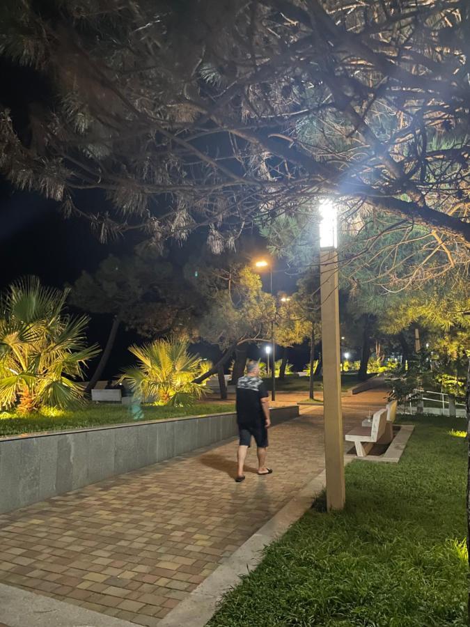 קובולטי Hotel Chaika מראה חיצוני תמונה